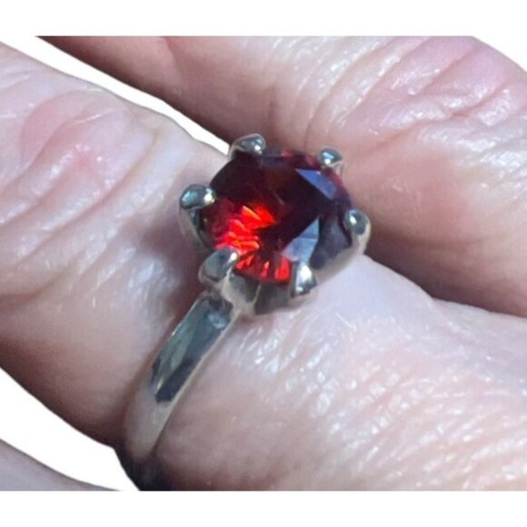 Gorgeous Vintage Prong Set Garnet Solitaire 7.25 Red Glass Silver - Picture 6 of 11